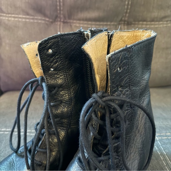 FRYE Courtney Black Lace-Up Leather Booties - Picture 4 of 8